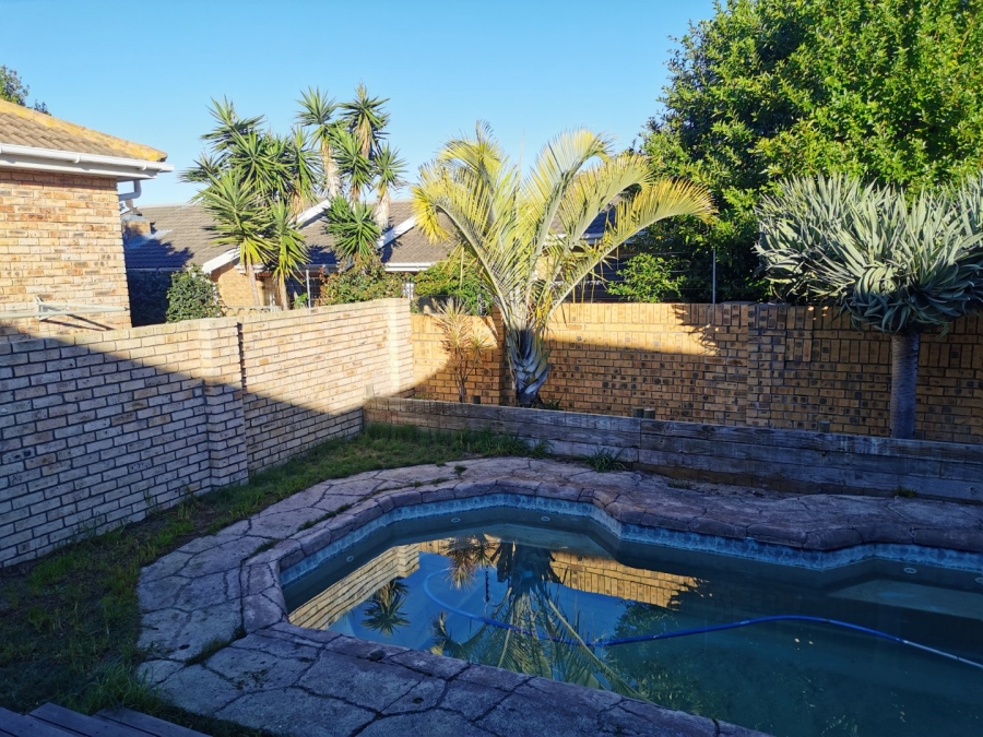 To Let 3 Bedroom Property for Rent in Summerstrand Eastern Cape